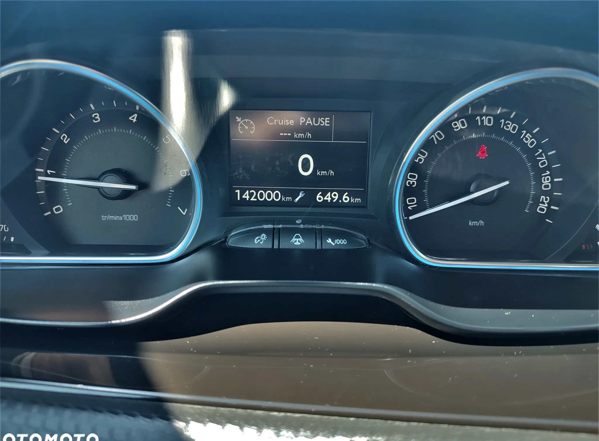 Peugeot 2008 cena 36900 przebieg: 141000, rok produkcji 2014 z Przedecz małe 562